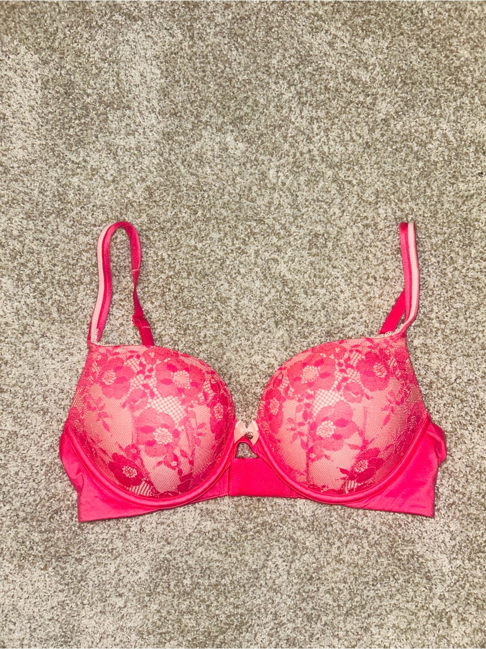 Victoria’s Secret Body By Victoria Push Up Bra 34D Pink Lace NEW